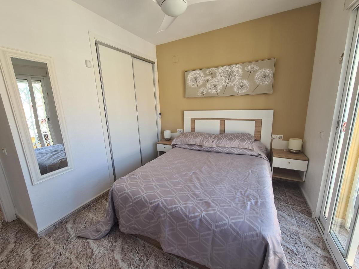 2 Bedroom Property In Closed Urbanisation 托雷维耶哈 外观 照片